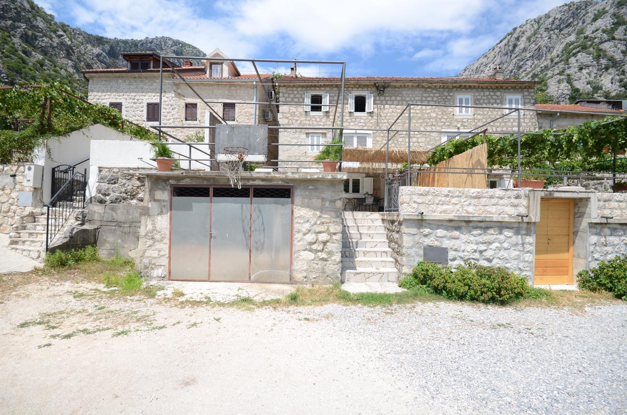Stone House Dragutinovic Lägenhet Kotor Exteriör bild